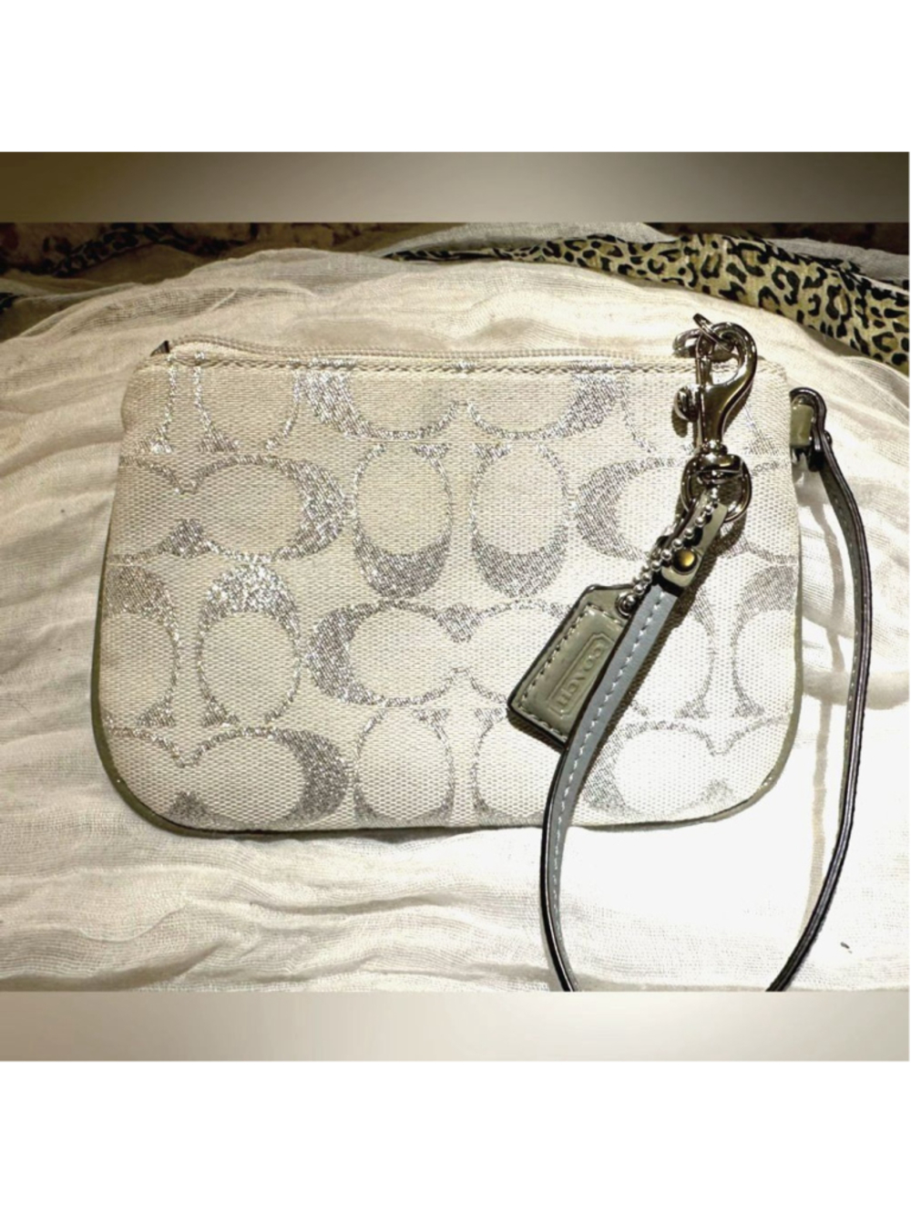 Coach Signature C Jacquard Kyra Wristlet Chalk Silver NWOT - Picture 3 of 3